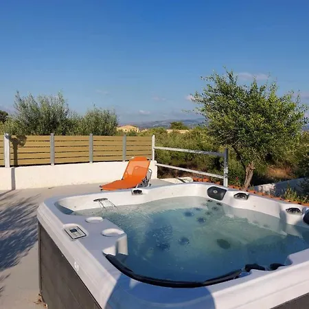 Tzogias Helen 아르고스톨리온