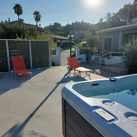 Tzogias Helen Apartment *