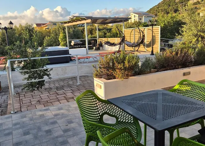 Apartament Tzogias Helen *